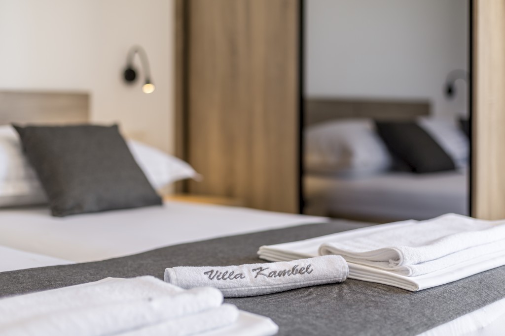 Room 3 - Double Bed, Bathroom, Sat-TV, Wardrobe, Working Table, Towel and Sheets, AC, Sea View