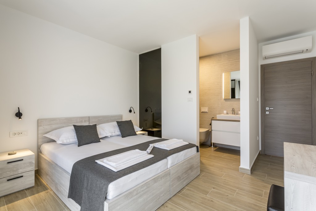 Room 3 - Double Bed, Bathroom, Sat-TV, Wardrobe, Working Table, Towel and Sheets, AC, Sea View