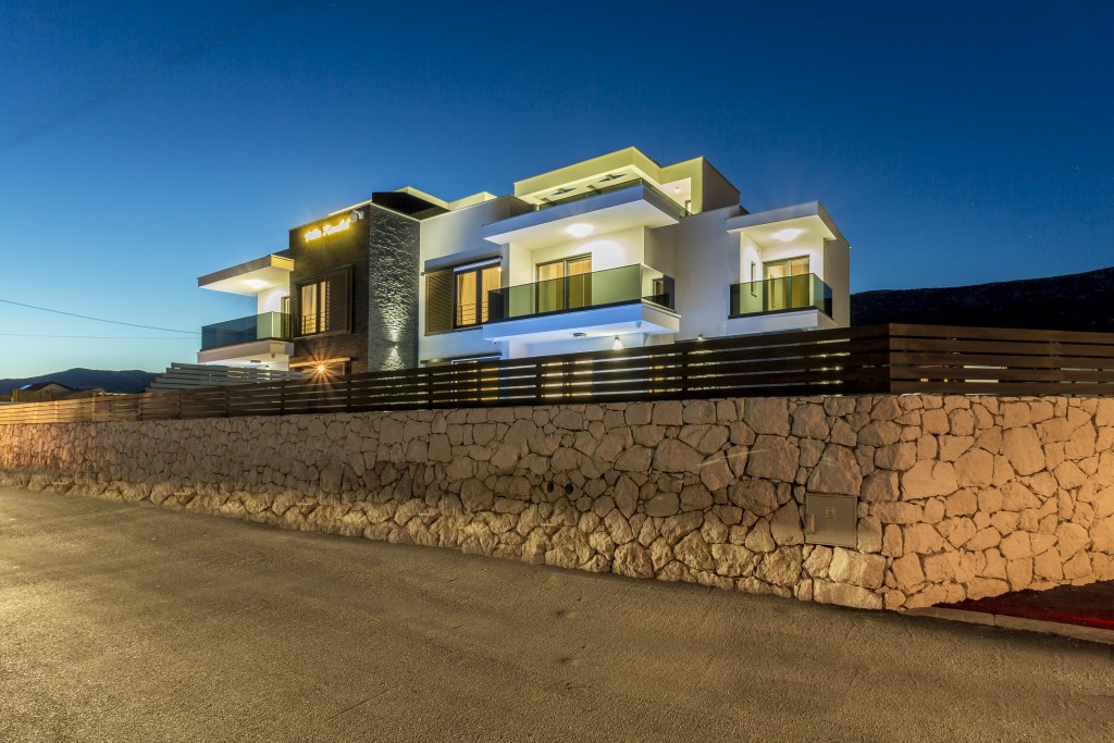 Villa Kambel By Night