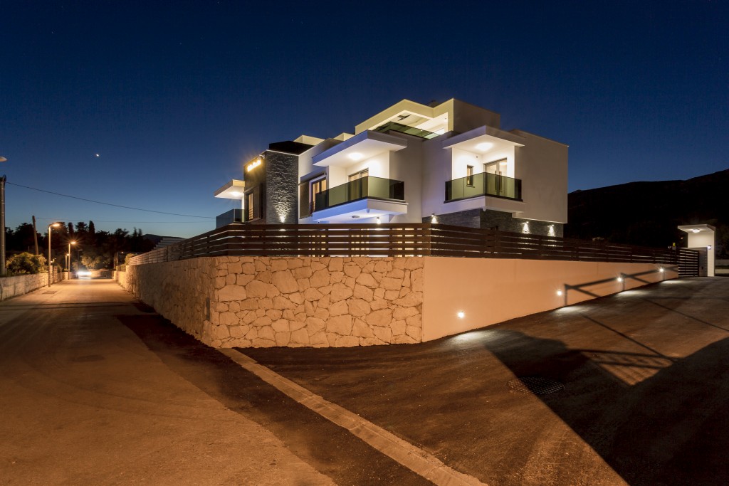 Villa Kambel By Night