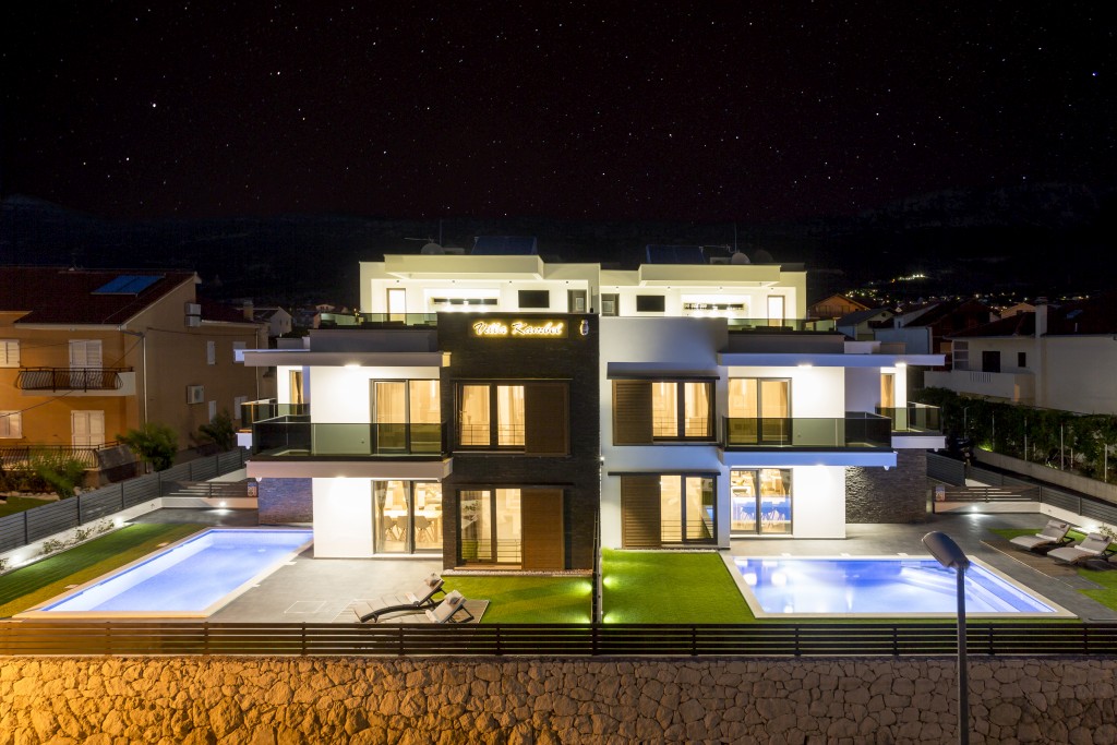 Villa Kambel By Night