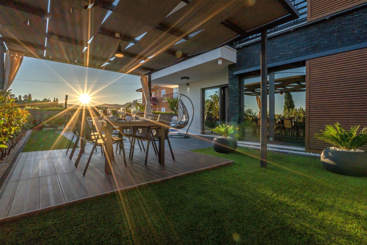 Outdoor Area West (1)