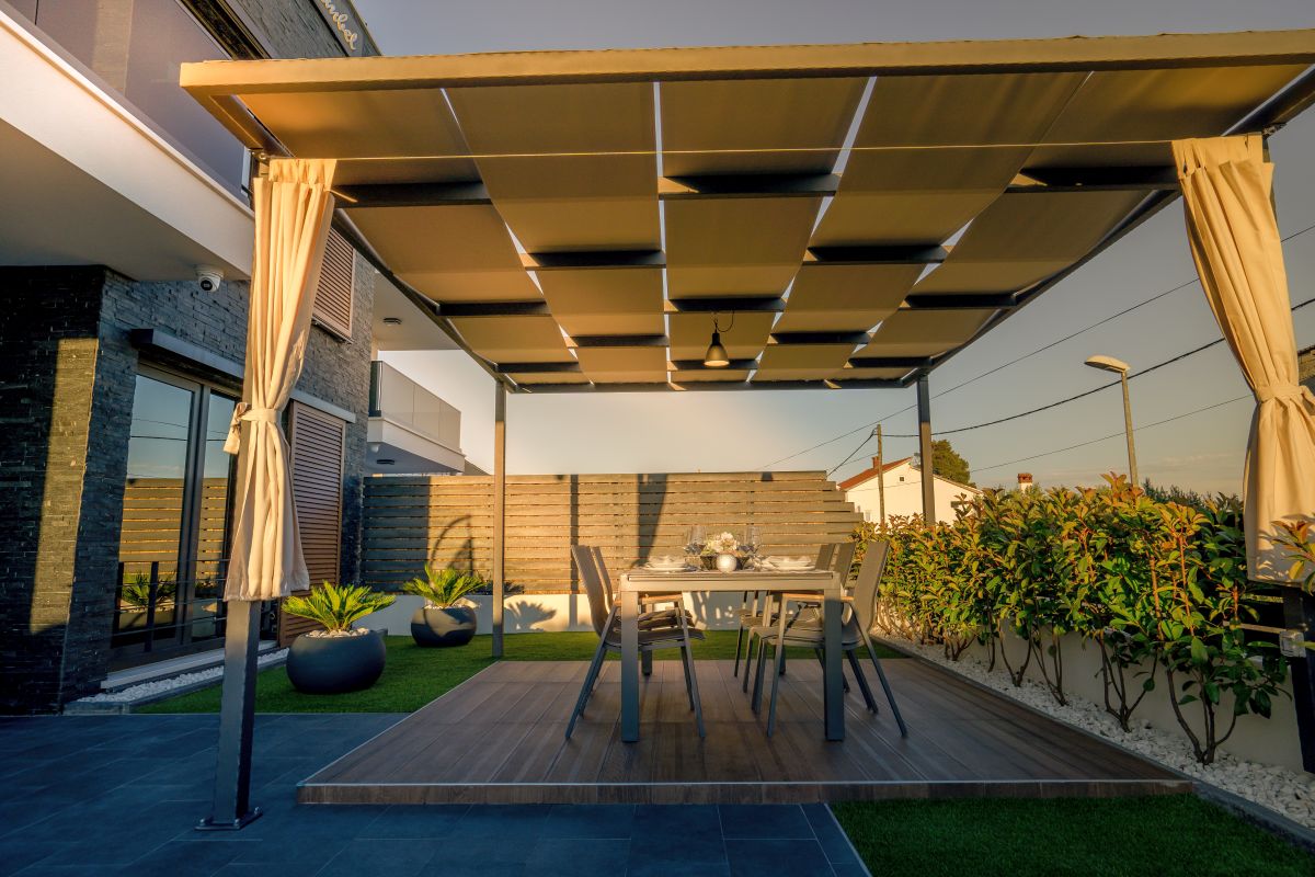 Outdoor Area West (2)