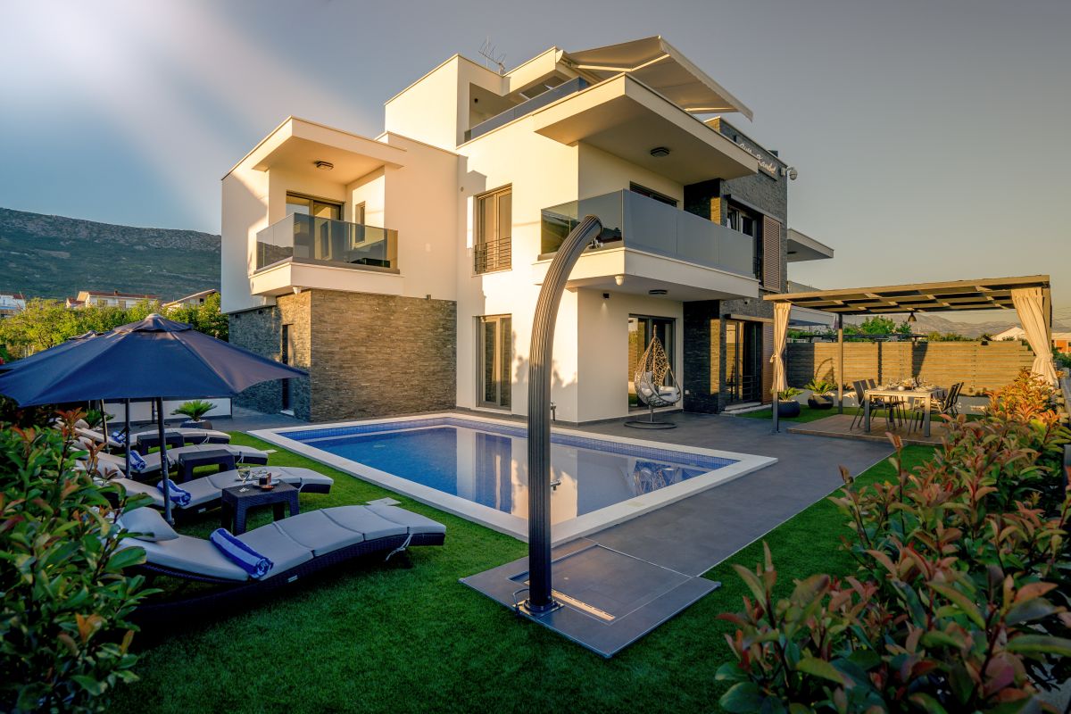 Outdoor Area West (4)