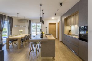 Kitchen Bar With Dining Area